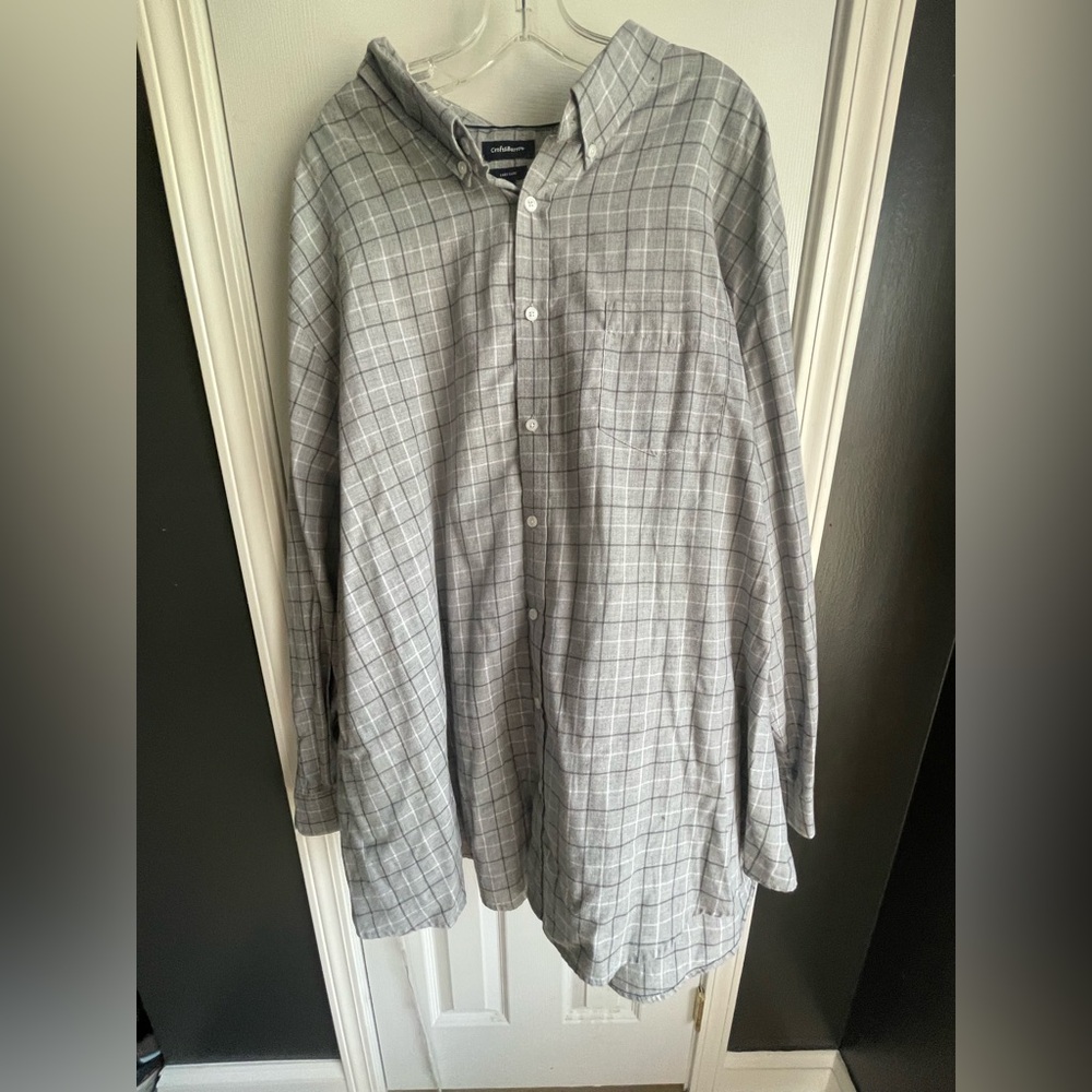 Croft & Barrow Men's Gray Plaid Button Down Shirt